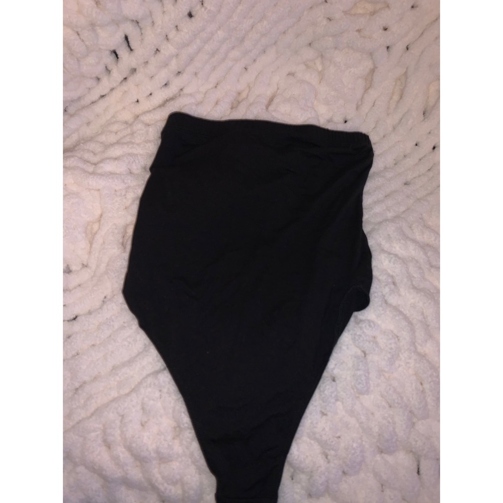Strapless body suit